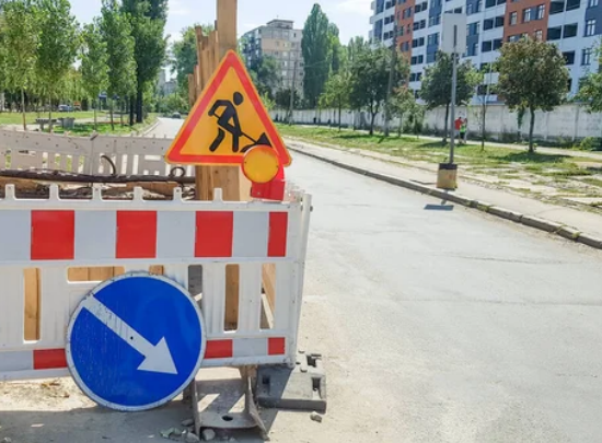 Пластиковый блок для безопасности дорожного движения