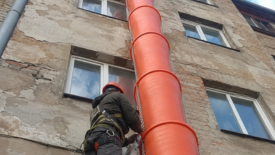 Как выполняется монтаж и демонтаж мусоропропуска