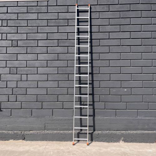 Алюмінієва односекційна приставна драбина 4 м Техпром на 14 сходинок
