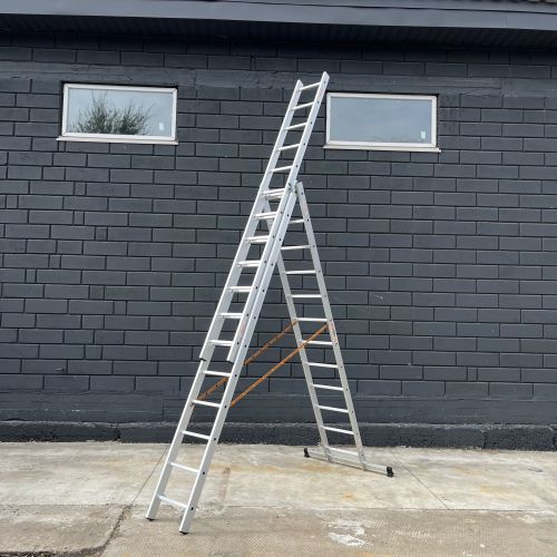 Драбина алюмінієва професійна 8 м трисекційна 3 х 12 сходинок