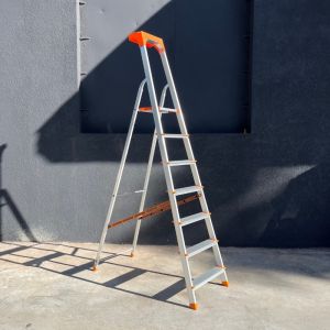 Драбина стрем'янка алюмінієва 7 сходинок