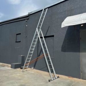 Драбина професійна алюмінієва 12 м трисекційна 3 х 16 сходинок