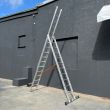 Лестница усиленная алюминиевая 7 м трехсекционная 3 х 10 ступеней