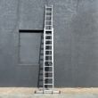 Лестница усиленная алюминиевая 7 м трехсекционная 3 х 10 ступеней