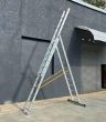 Драбина алюмінієва професійна 8 м трисекційна 3 х 12 сходинок