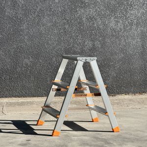 Стремянка алюминиевая двухсторонняя 3+3 ступеней