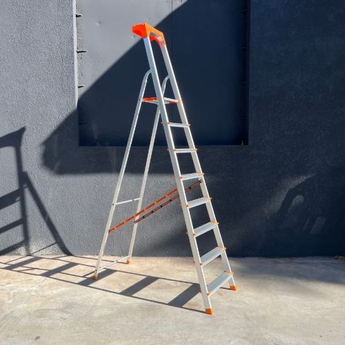 Драбина стрем'янка алюмінієва на 8 сходинок